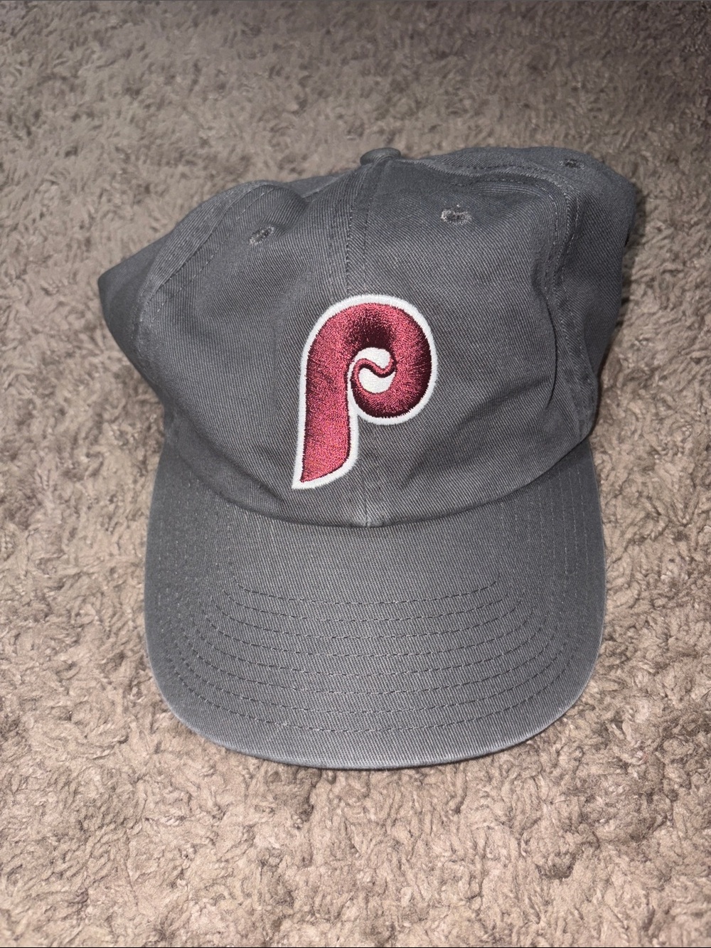 Gray Baseball Cap with Maroon Embroidered 'P'